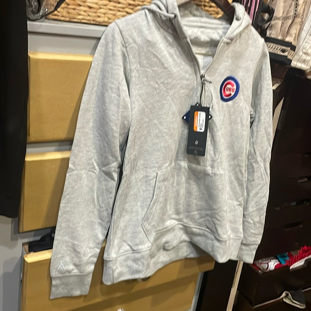 Brand NWT Antigua chicago cubs hoodie. Medium.